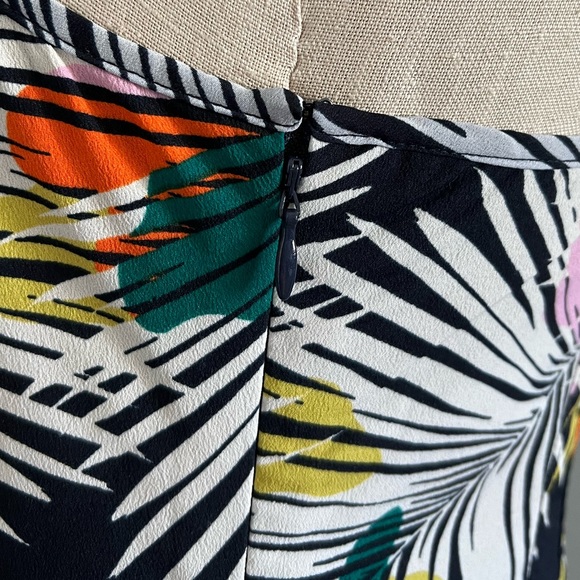 Banana Republic Palm Print Maxi Dress Pleated Size 6 NWT - Picture 6 of 10